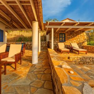 The Blue House Seaside Retreat - Fully equipped