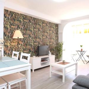 El Rebalaje - Pet-Friendly 3-Bedroom Apartment for 6 on the 9th Floor with Lift - Near Metro and Beach