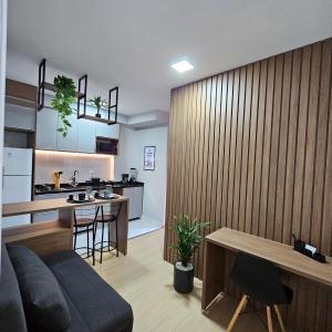 Studio 306, decorado com garagem e ar-condicionado