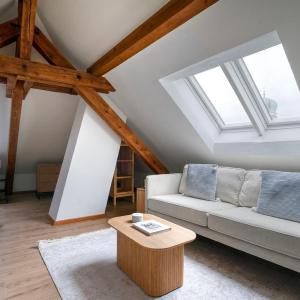 Eagle Suite Charmante Dachgeschosswohnung mit Design & Ausblick