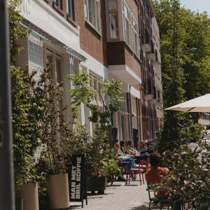 Man Met Bril Koffie Hotel