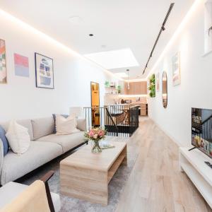 Modern 1 bed House in Kensington High St