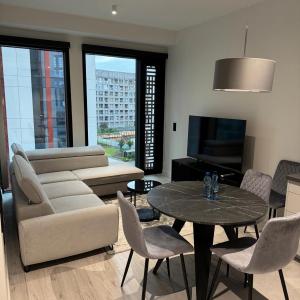 Towarowa Towers Apartment