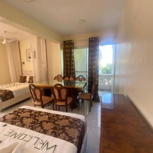 Breezebay beach road hotel Diani
