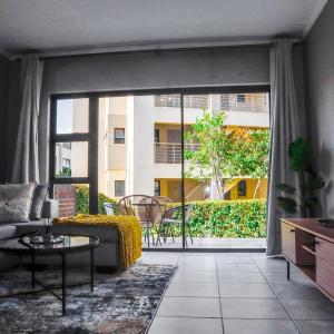 Modern Family Retreat, Fourways, Pool and Wifi