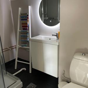 Small apartment with 4 bedrooms close to city