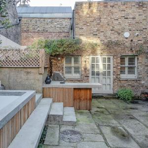 Fabulous Oasis for unique experience in Clapham