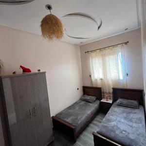 Bedroom 2 beds