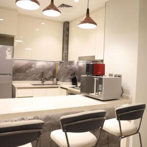Brand New Large 2 Bedroom with Burj Khalifa view Mid Floor in Business Bay