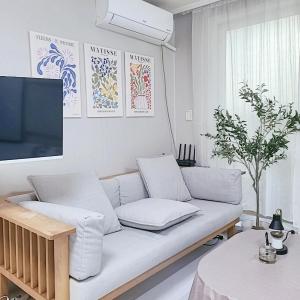 Gangnam Nonhyeon, Two rooms, Queen 3, 6 people, biumstay