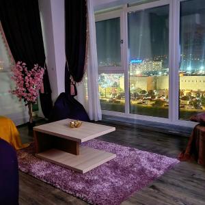 Aristocrat Sunset Panorama - Skyview Central Apartment