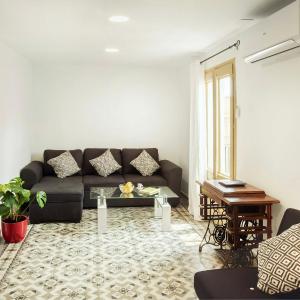 Historic Barcelona Gem 3br By Boqueria