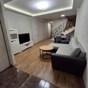 Yerevan Nar-Dos