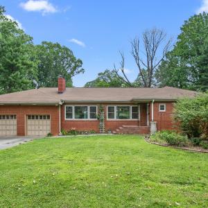 Charming 4-Bedroom Retreat House