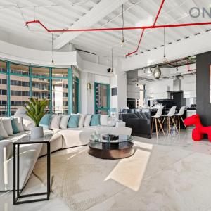 Luxe 3-Bedroom Sky Retreat in Dubai Marina