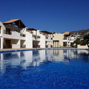 Top floor, 2 bedroom apartment Vanessa D204, FREE WIFI, village view