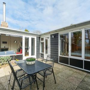 Bungalow in Sint Maartenszee near Dunes