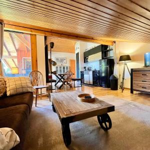 Appartement familial avec piscines et parking, proche centre et skibus - FR-1-624-103