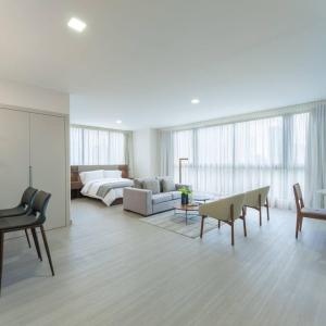 Deluxe Loft with City View