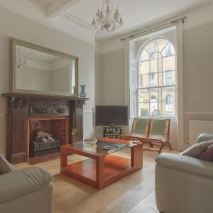 GFF Elegant & Central & Spacious 2 Bed Home with Garden