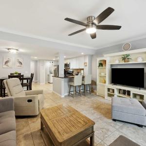 Sunny Days & Coastal Stays 2BR Villa in Coligny Beach