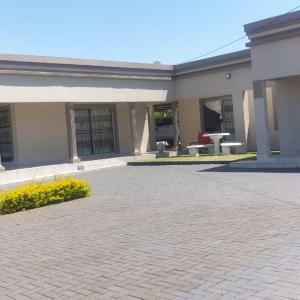 Kwa Mmaloapi Guest House