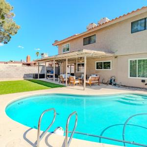 Spacious Lux Estate l 8 mins to Strip