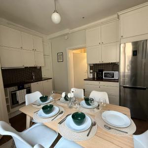 ---2ndhomes Comfy 1BR Apartment in the Center---