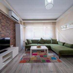 White Rose Apartments