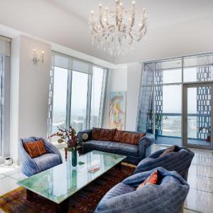 Cayan Tower Dubai Marina - Mint Stay