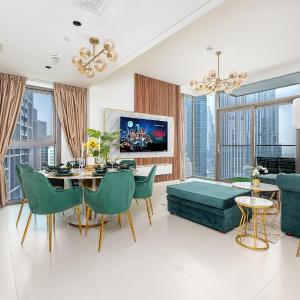 Stylish 2BR with Burj View & 5 min from Dubai Mall