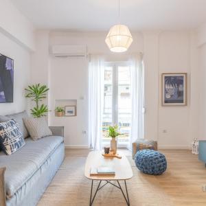 Bright, Central Hideaway Near Acropolis & Metro!