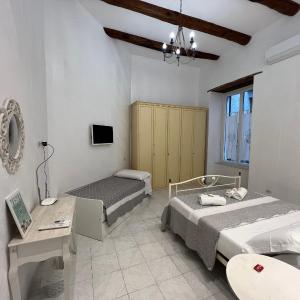 Varriale Apartaments 2,0 free parking for small cars only