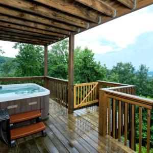 Views from ABOVE the Clouds, Hot Tub & Pool Table - Among The Clouds 2240
