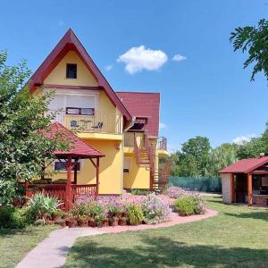 Holiday home in Poroszlo - Theiss-See 43133