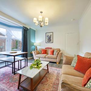 Comfortable 2BR Apartment with Free Parking