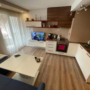 Premium Nomad's Suite-Near Subway-Terrace