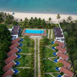 Uppuveli Beach by DSK