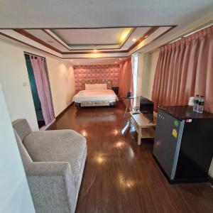 Number 9 Hotel