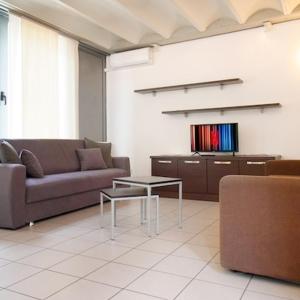 Appartamento per famiglie, parcheggio di fronte WI FI grautito, self check in