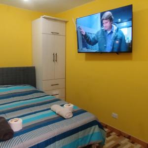 Habitación privada TV y WIFI cerca a Barranco - H4