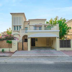 Dubai Villa - Beautifully Appointed