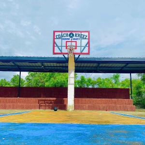 Coach Kreez-Place & Resort