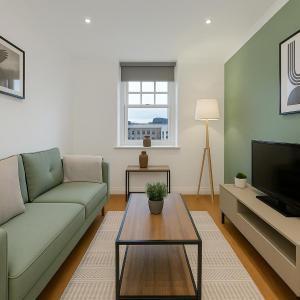 Delightful 2 Bed Flat near Old Street Station