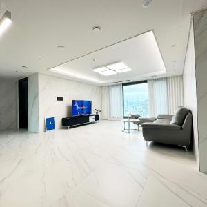 Seocho Luxury Apartment 4 Room Full Option