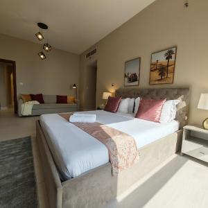 unique 3BR Aprt near Metro and Mall on JBR Beach