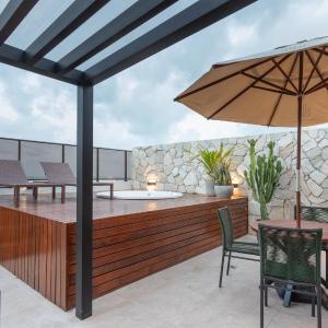 Apto Cobertura com jacuzzi, churrasqueira e vista mar, URBANI 906