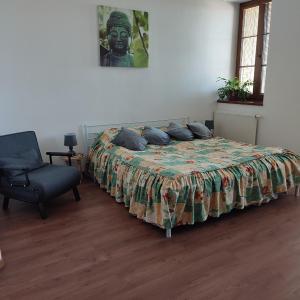 Villa Homestay Nad Helmrovkou