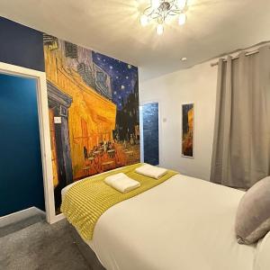 5 Mins to Anfield, 2 Bed, Mosaic Art House