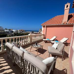 Spacious villa 500 m from the sea! Playa Del Duque